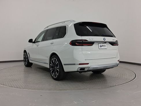 New 2026 BMW X7 xDrive40i image 3