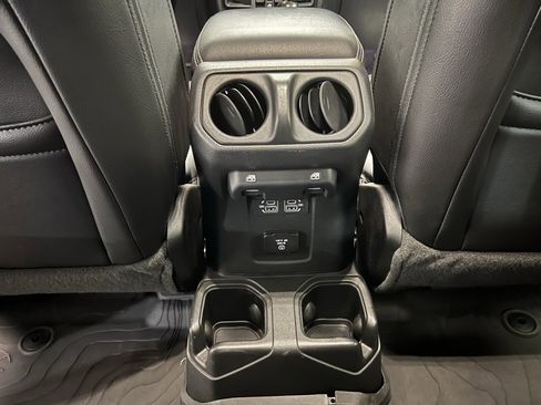 Used 2022 Jeep Gladiator Overland w/ Popular Equipment Package image 16