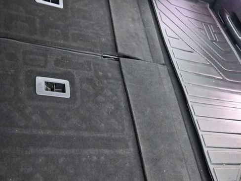 Used 2020 Ford Expedition Limited image 23