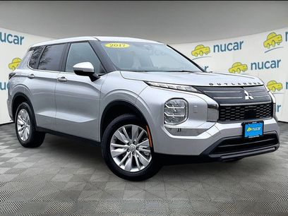 Used 2025 Mitsubishi Outlander ES