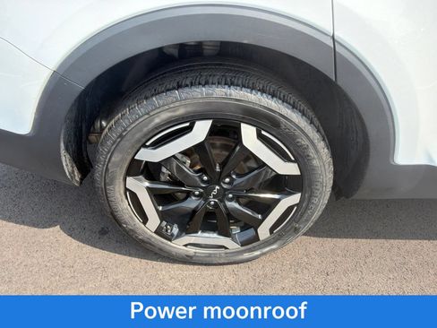 Used 2023 Kia Telluride EX w/ EX Captain's Chair Package FWD image 30