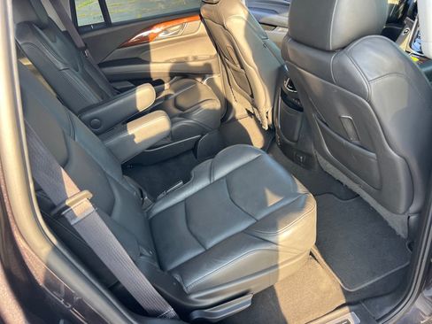 Used 2017 Cadillac Escalade Premium Luxury AWD/4WD image 20