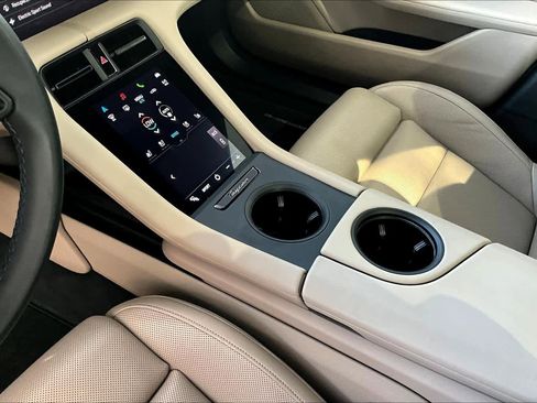 Used 2022 Porsche Taycan image 16