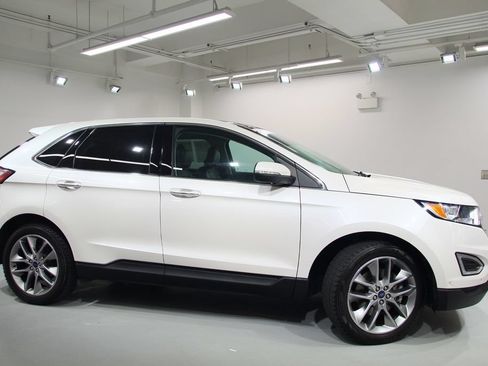 Used 2015 Ford Edge Titanium w/ Equipment Group 302A AWD/4WD image 11