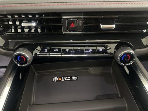 New 2026 Chevrolet Suburban RST image 18