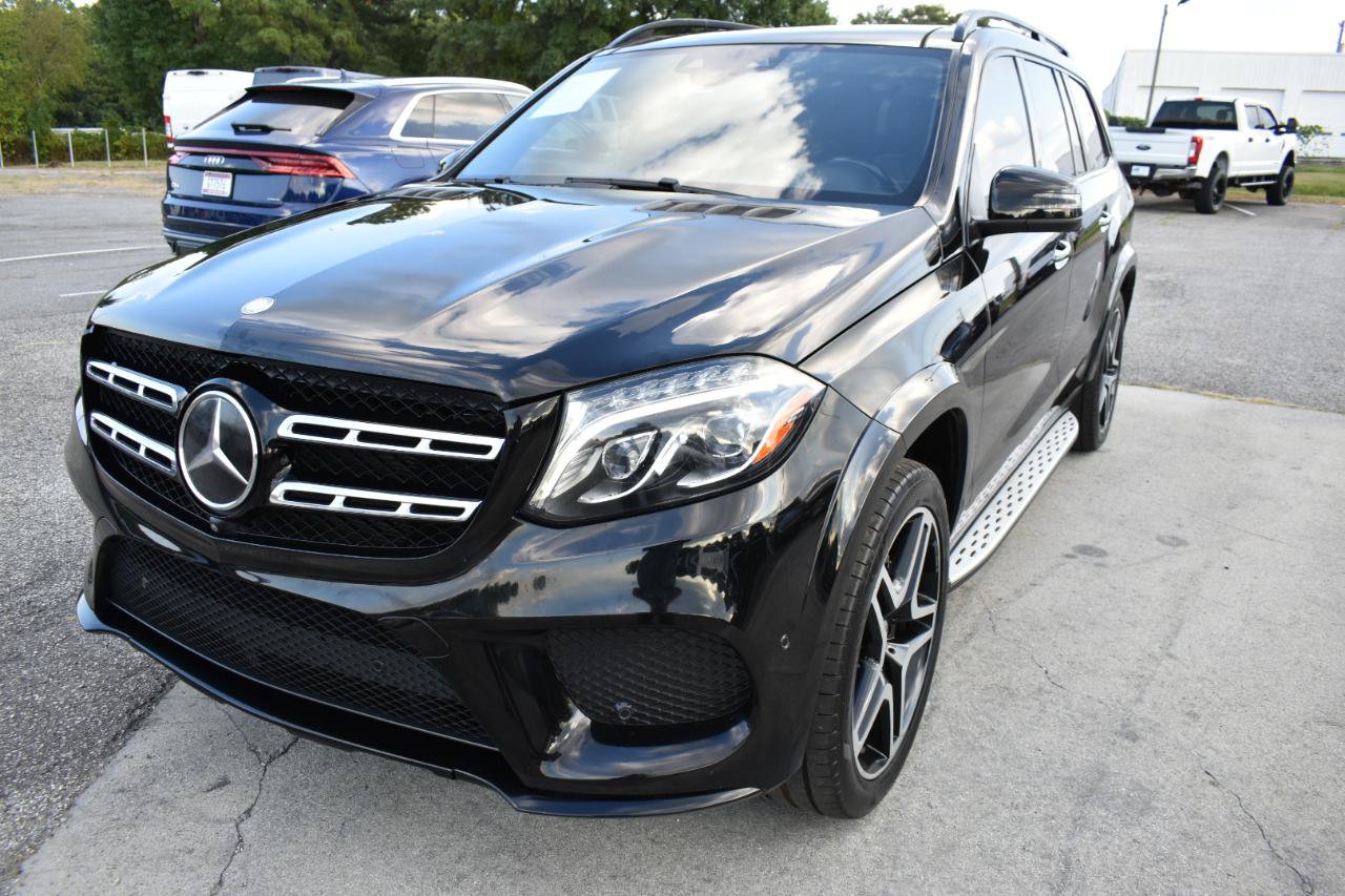 Used 2017 Mercedes-Benz GLS 550 4MATIC image 2
