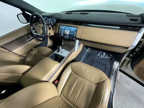 Used 2025 Land Rover Range Rover Long Wheelbase SE image 19
