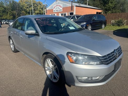 Used 2013 Volkswagen Passat 3.6 SE image 3