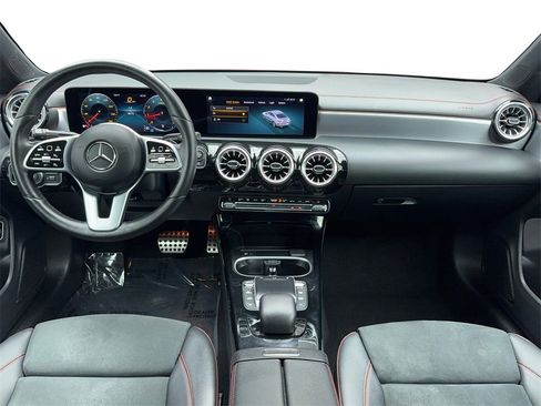 Used 2022 Mercedes-Benz CLA 250 4MATIC image 17