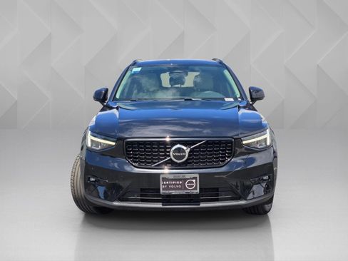 Certified 2023 Volvo XC40 B5 Plus w/ Protection Package Premier AWD/4WD image 3