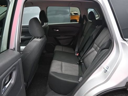 Used 2025 Nissan Rogue SV AWD/4WD image 11