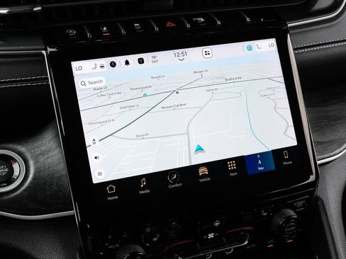 Used 2023 Jeep Grand Cherokee Limited w/ Trailer Tow Prep Group (B) image 6