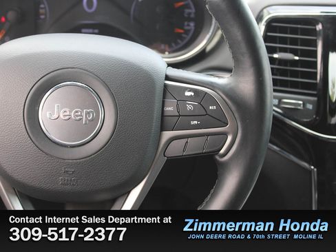 Used 2020 Jeep Grand Cherokee Overland AWD/4WD image 14