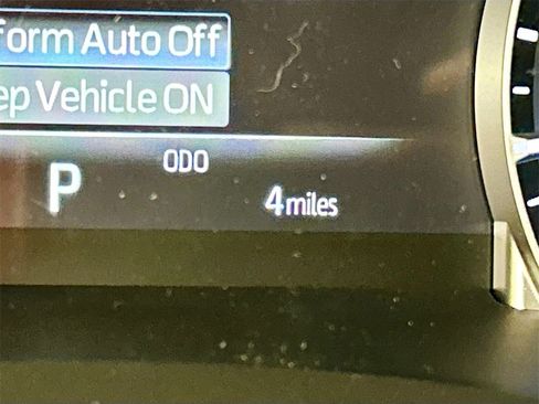 New 2026 Toyota Highlander XLE image 10