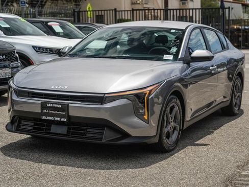 Certified 2025 Kia K4 FWD image 7