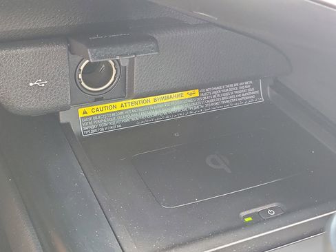 Used 2020 Toyota Camry XLE image 24