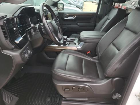 Used 2023 Chevrolet Silverado 1500 RST w/ Convenience Package II AWD/4WD image 18