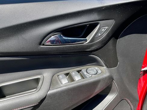 Used 2023 Chevrolet Equinox RS w/ RS Leather Package FWD image 25