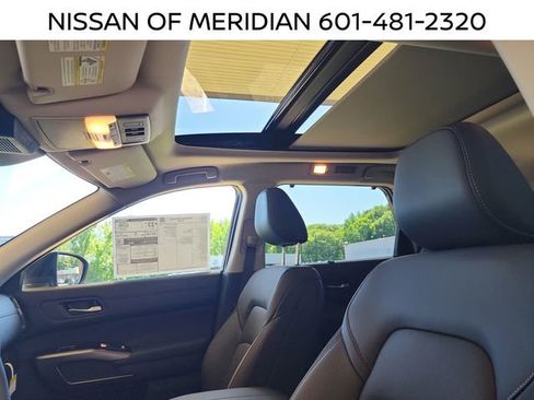 New 2026 Nissan Pathfinder SL w/ SL Premium Package AWD/4WD image 12