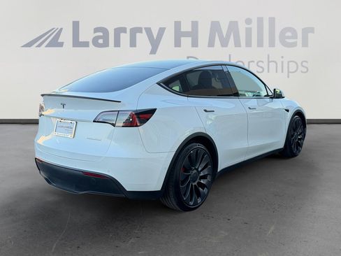 Used 2022 Tesla Model Y Performance image 5
