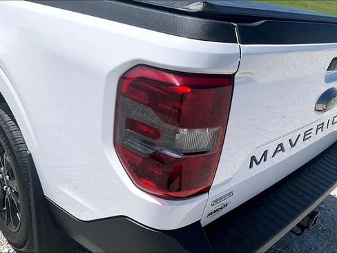 Used 2024 Ford Maverick Lariat w/ Black Appearance Package FWD image 28