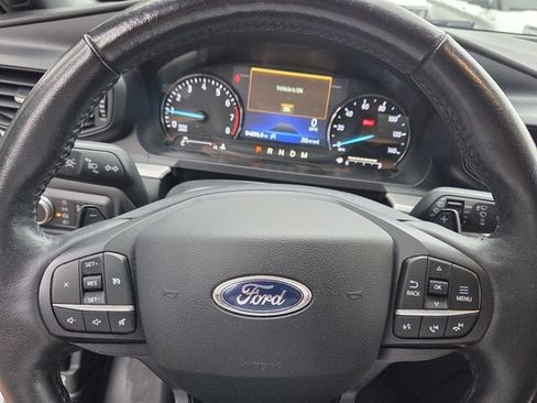 Used 2020 Ford Explorer XLT w/ Comfort Package RWD image 28