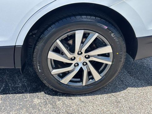 Certified 2024 Chevrolet Equinox Premier AWD/4WD image 9
