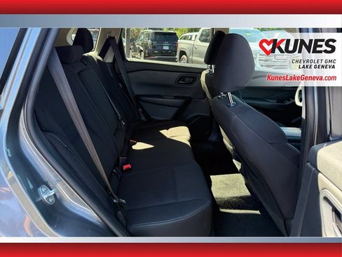 Used 2024 Nissan Rogue S FWD image 34