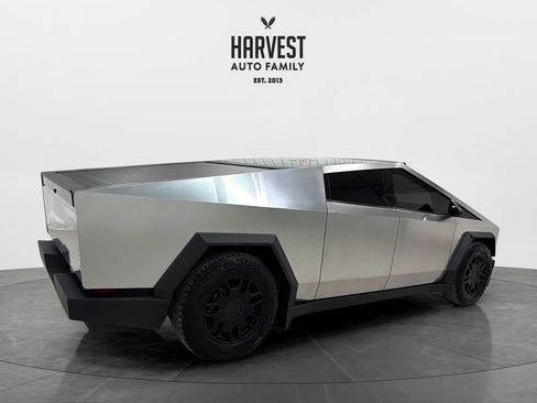 Used 2024 Tesla Cybertruck Cyberbeast AWD/4WD image 7