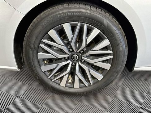 Used 2024 Nissan Altima 2.5 SV FWD image 28