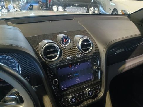 Used 2019 Bentley Bentayga AWD/4WD image 20