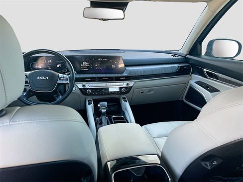Used 2023 Kia Telluride EX w/ EX Captain's Chair Package image 24