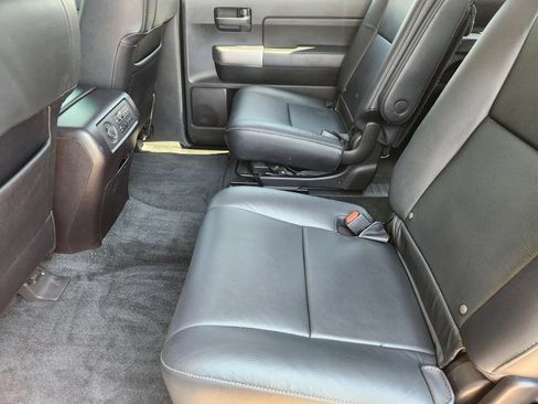 Used 2018 Toyota Sequoia TRD Sport AWD/4WD image 18