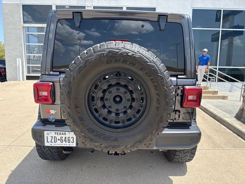 Used 2019 Jeep Wrangler Unlimited Sahara w/ Safety Group AWD/4WD image 8