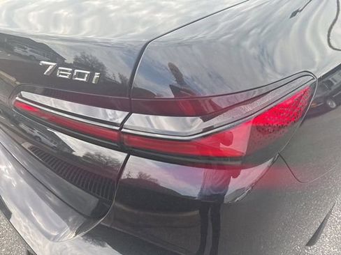 Used 2023 BMW 760i xDrive image 12