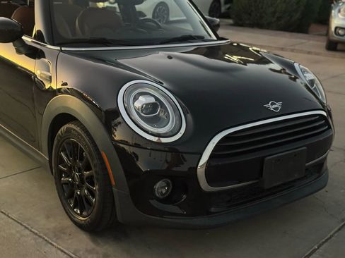 Used 2021 MINI Cooper 2-Door Hardtop w/ Signature Upholstery Package image 12