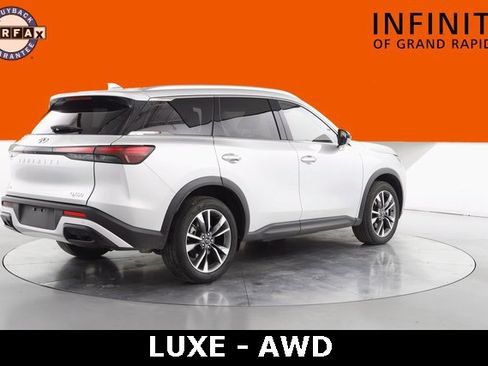 Used 2023 INFINITI QX60 Luxe image 3