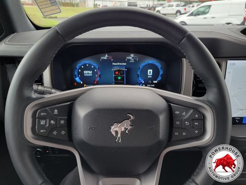 Used 2025 Ford Bronco Outer Banks w/ Sasquatch Package AWD/4WD image 31