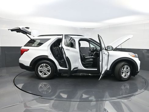 Used 2023 Ford Explorer XLT w/ Equipment Group 202A image 35