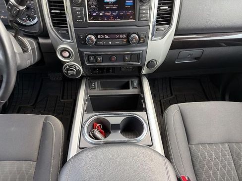 Used 2019 Nissan Titan SV w/ SV Convenience Package AWD/4WD image 19
