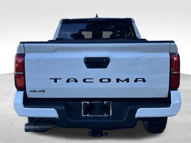 Used 2025 Toyota Tacoma SR5 AWD/4WD image 4