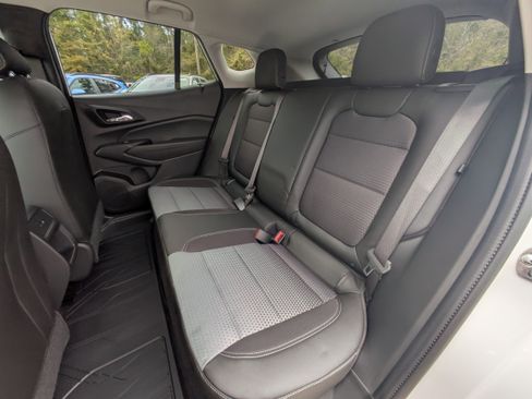 New 2026 Chevrolet Trax LT w/ Driver Confidence Package image 7