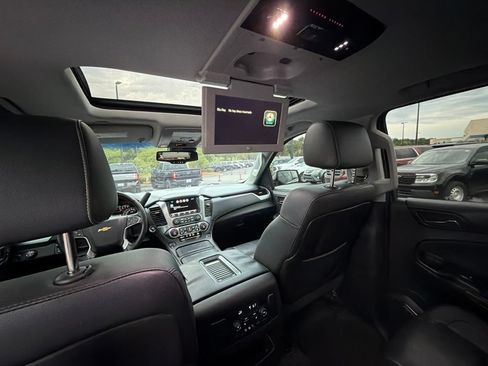 Used 2015 Chevrolet Suburban LTZ RWD image 13