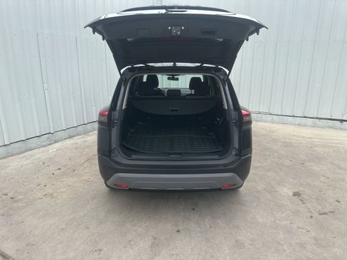 Used 2023 Nissan Rogue SV FWD image 8