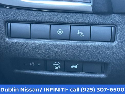New 2026 Nissan Rogue Platinum w/ Tech Package AWD/4WD image 31