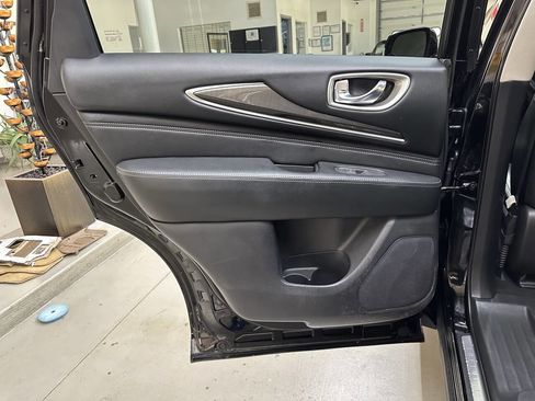 Used 2017 INFINITI QX60 Luxe image 12