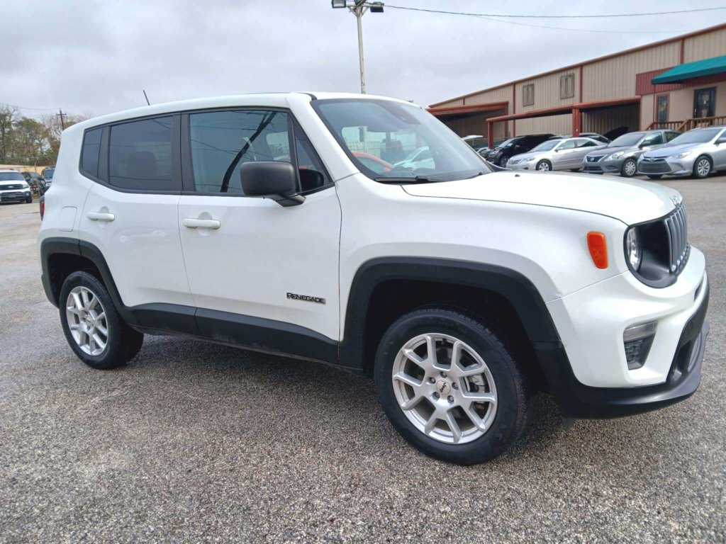 Used 2023 Jeep Renegade Latitude AWD/4WD image 1