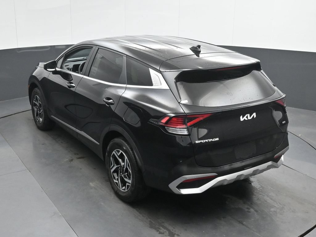 Used 2025 Kia Sportage LX AWD/4WD image 37