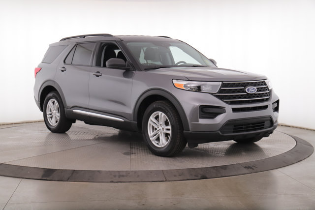 Used 2021 Ford Explorer XLT w/ Class III Trailer Tow Package AWD/4WD image 2