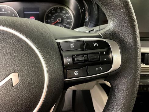Used 2022 Kia K5 LXS FWD image 12